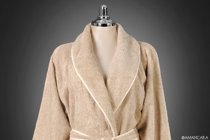 LINEN BATHROBE