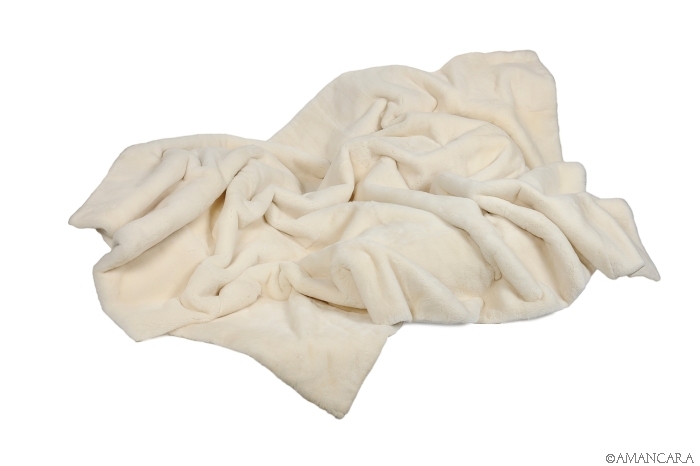 WHITE BEAVER THROW